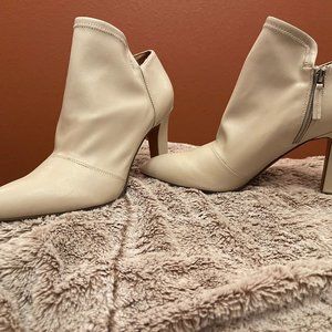 Women's · Franko Sarto Kora · Size 9 · Faux Leather · Rubber · High Heel · Ivory